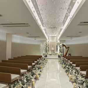 全体的に柔らかい雰囲気のチャペル。天気を問わない点が良かった。