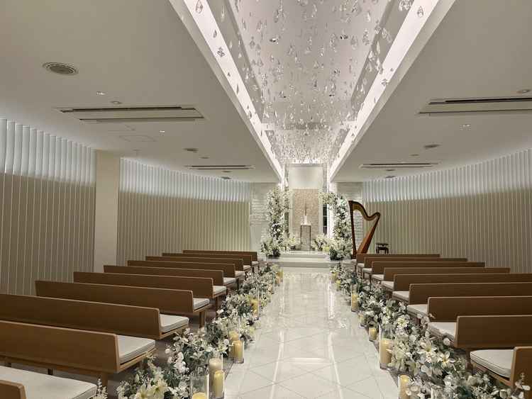 全体的に柔らかい雰囲気のチャペル。天気を問わない点が良かった。