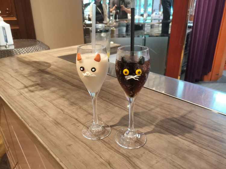 ドリンクを新郎新婦の好きなデザインで作ってくださるそうです。追加料金はかかりません。