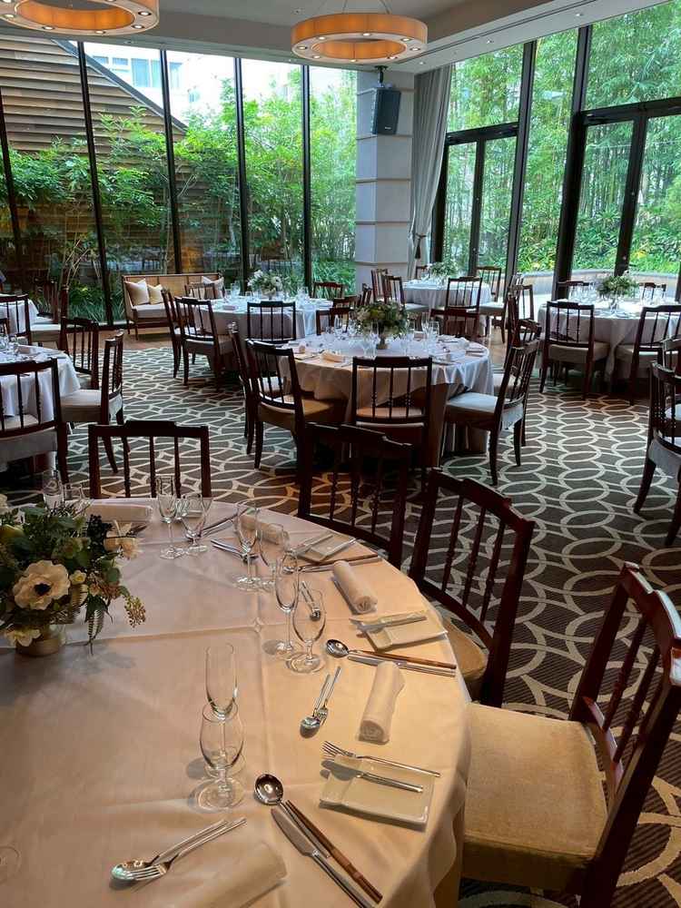 披露宴会場が二つあり私たちはこちらの雰囲気がとても気に入りました。