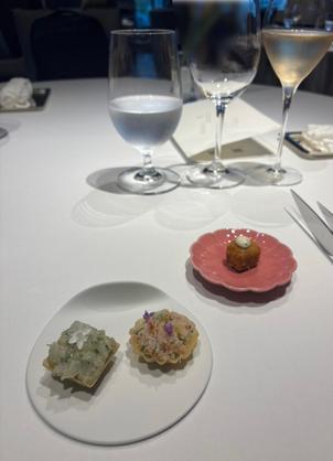 試食会の前菜(プティサレ)です。見た目も可愛らしく、味も美味しかったです。
