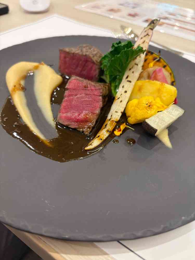 フェアで食べれたコースのお肉。とっても柔らかくてすごく美味しかった