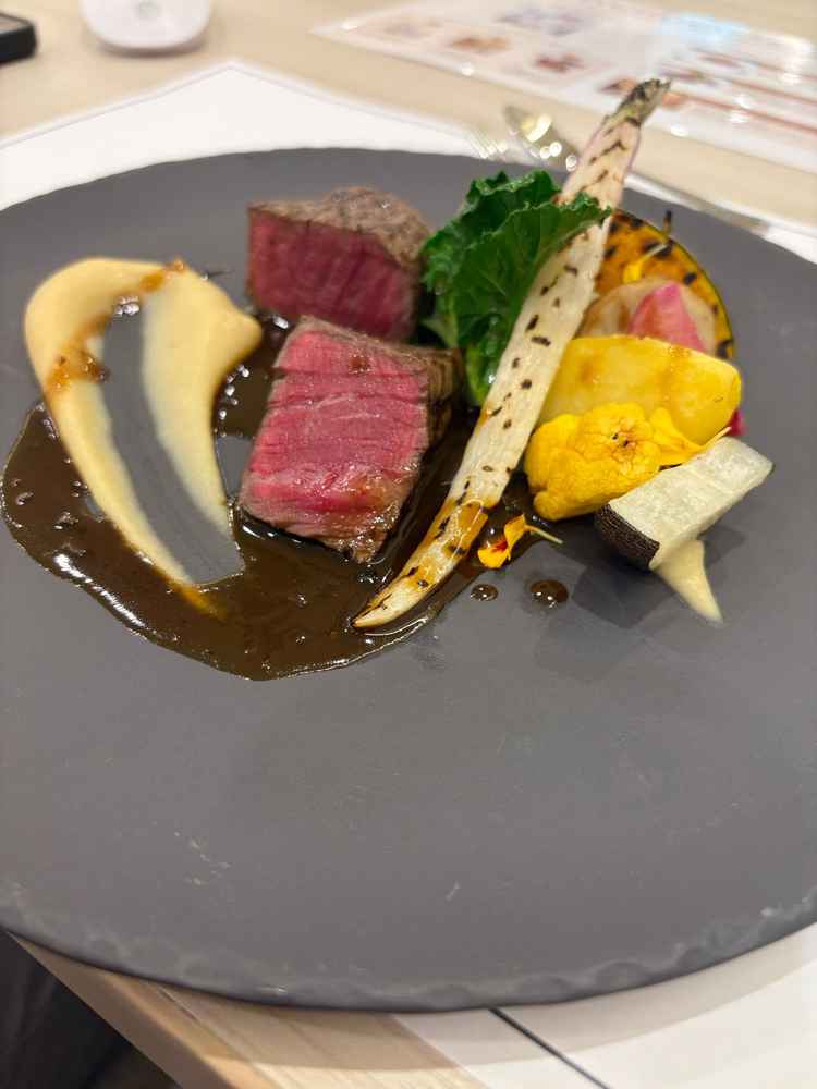 フェアで食べれたコースのお肉。とっても柔らかくてすごく美味しかった