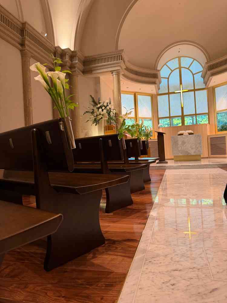 挙式会場です。洗礼された素敵な雰囲気ですが、少し狭く感じました。