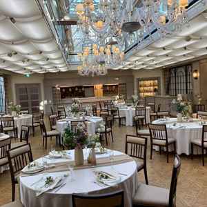 披露宴会場①白貴重でいろんなタイプの披露宴ができそうな会場でした