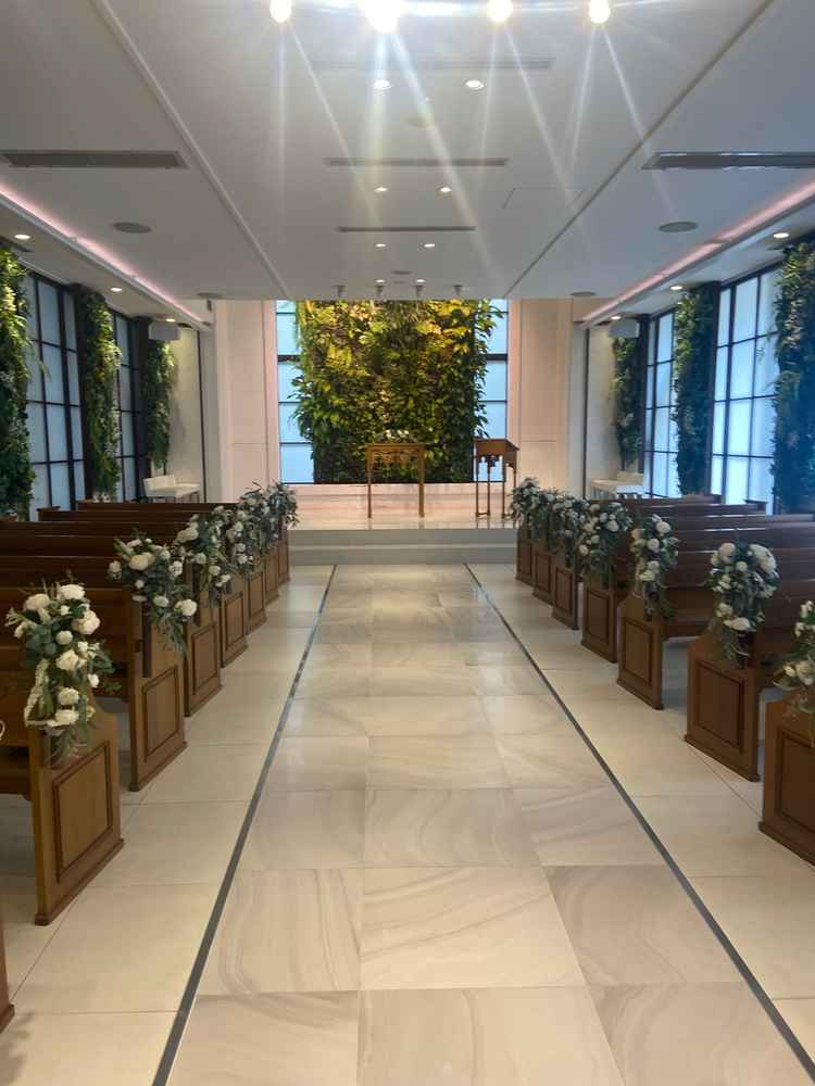 挙式会場2。天気が悪くても当日室内の挙式も可能なので、天候に左右される心配なしです！