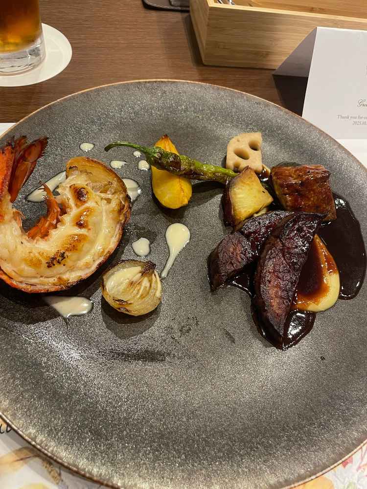 楽しみにしていた試食会。フレンチジャポネという和テイストな味付け。舌が楽しかったです。