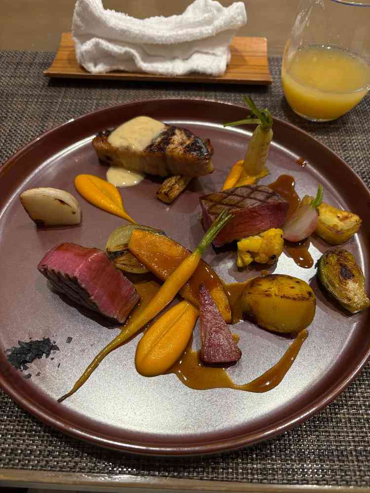 ご飯の見た目がとてもオシャレで、味もすごく美味しかった