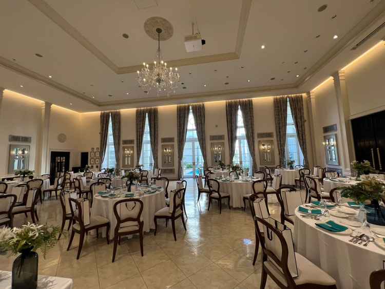 天井が高く開放感がある