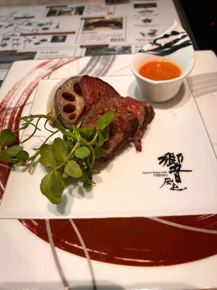 コース料理で試食を提供してくださった。メインのお料理とソースがとてつもなく美味しかった。