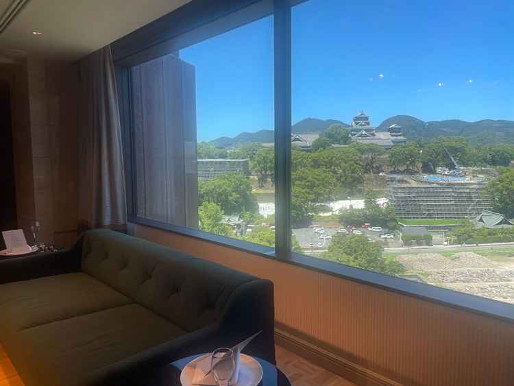 披露宴会場から熊本城がはっきりみえて、景色がよかったです。