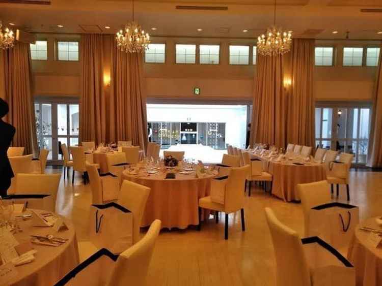 披露宴会場も広くてシンプルながらとても良かった