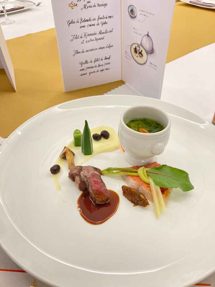 試食がとても美味しかったです。料理長さん手書きのメニュー表がかわいかったです！