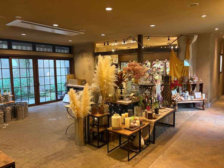 式場内に専属の花屋さんがあり、フラワーコーディネートには自信があるとのこと。