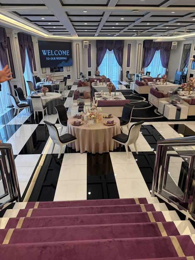 披露宴シエルの雰囲気。ヴァンよりもシックで大人な雰囲気でした。色のはっきりしたドレスが似合いそう。