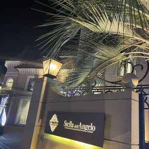 ナイトウェディングにぴったりな雰囲気！街中にあるとは思えないくらい素敵です。