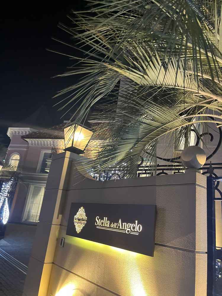 ナイトウェディングにぴったりな雰囲気！街中にあるとは思えないくらい素敵です。