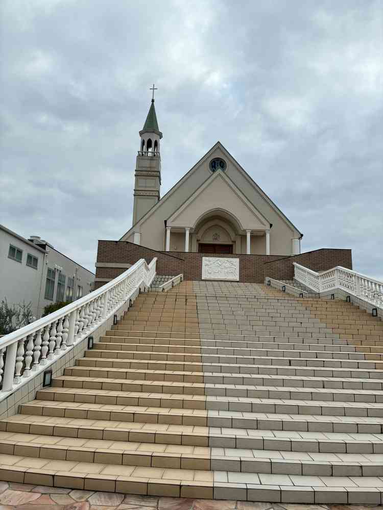 クオーレチャペルの外観。スタンダードな教会だと思います。