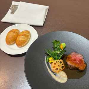 ワンプレートとパンをフェアの特典としてご提供頂きました。すごくおいしかったです！