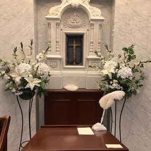 チャペルの奥の祭壇。十字架の代わりにぬいぐるみを置くなどできるらしいです