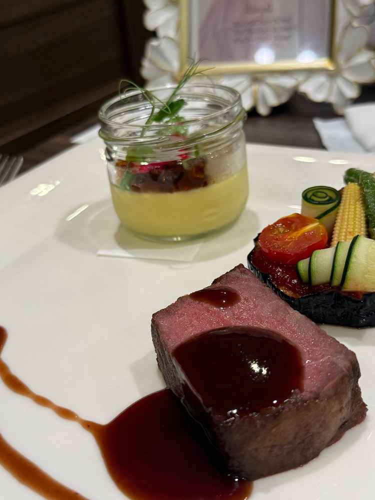料理がとても美味しくて、こだわってる感じが感じ取れました。