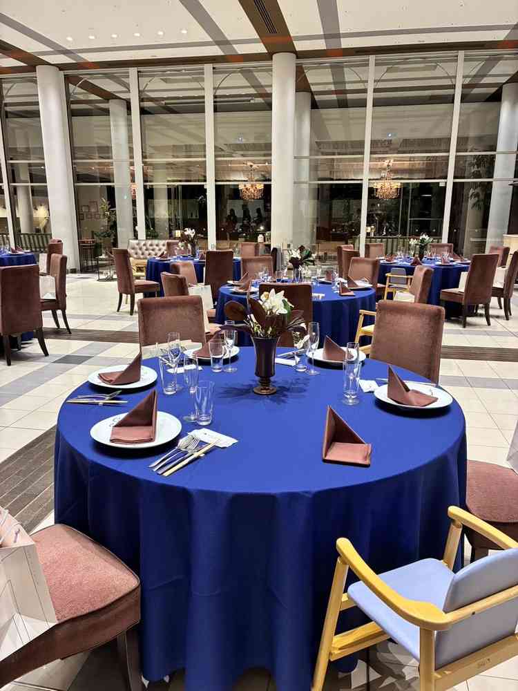 披露宴会は２種類見せてもらいました。実際に挙式された方のエンドロールムービーも見せていただけました！