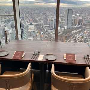 当日の新郎新婦の席です