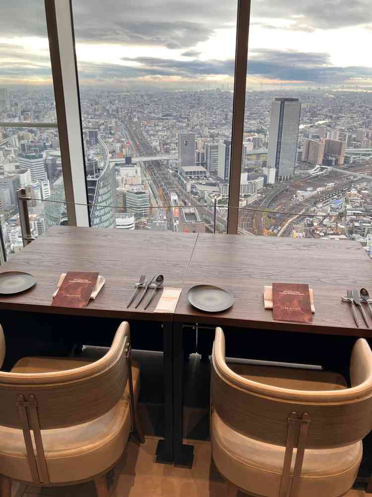 当日の新郎新婦の席です