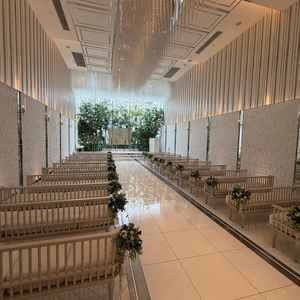 チャペルは非常に開放感がありました。空が見える窓を作られたエピソードを聞かせて頂き、感動しました