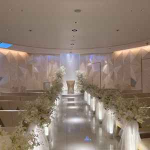 白を基調としたチャペル