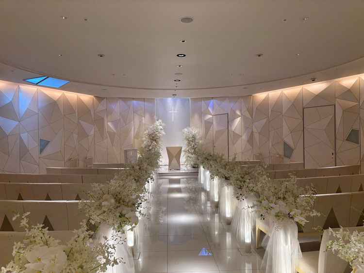 白を基調としたチャペル