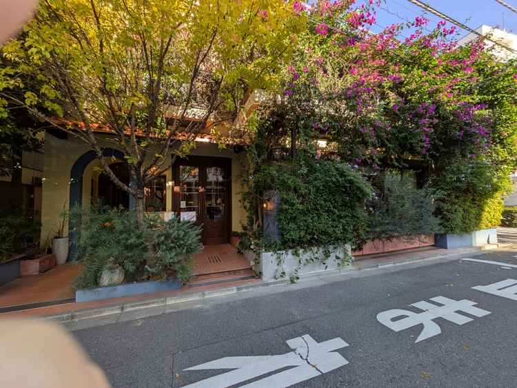 披露宴会場になるレストラン外観