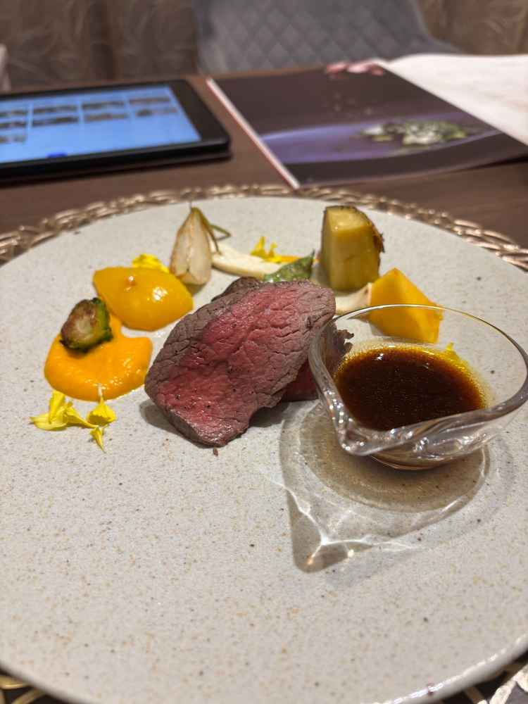 試食でいただいたアルモニービーフが美味しすぎてほんとに彼と感動しました。