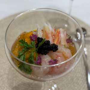 オードブル。厳選牛のハーフコースと聞いていたがこれだけ出てきて残念