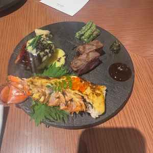 残りの4品。どれも本当に美味しかった！温かい料理が出てくるというのが凄いです。