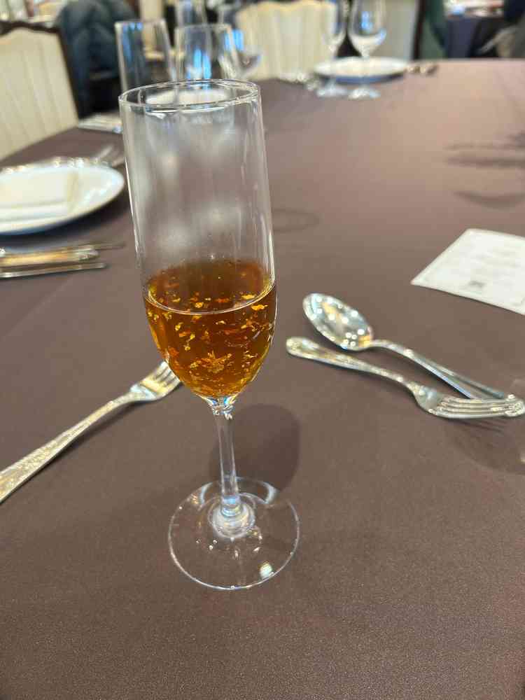 試食はどれも美味しかったのですが、特に金箔入りのコンソメは今まで味わったことのない美味しさでした。