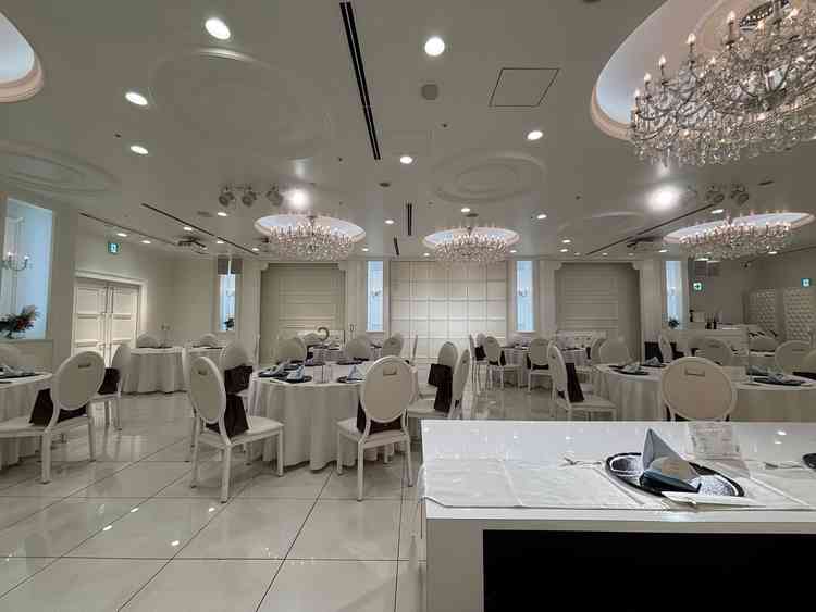 1番見たかった披露宴会場を一番最初に見せて頂きました。