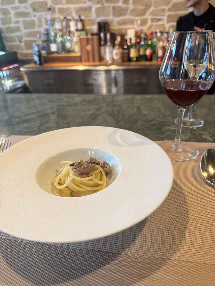 ドリンクは濃厚なぶどうジュースです。アルコールだけでなくノンアルコールメニューも充実していました。