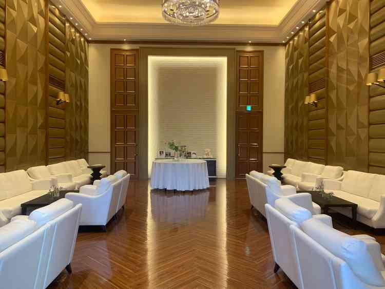 控室の様子ですが、ここを披露宴の会場にすることも可能とのことです