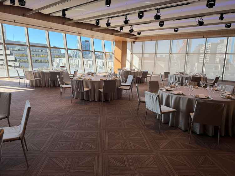 披露宴会場。カーペットのお部屋