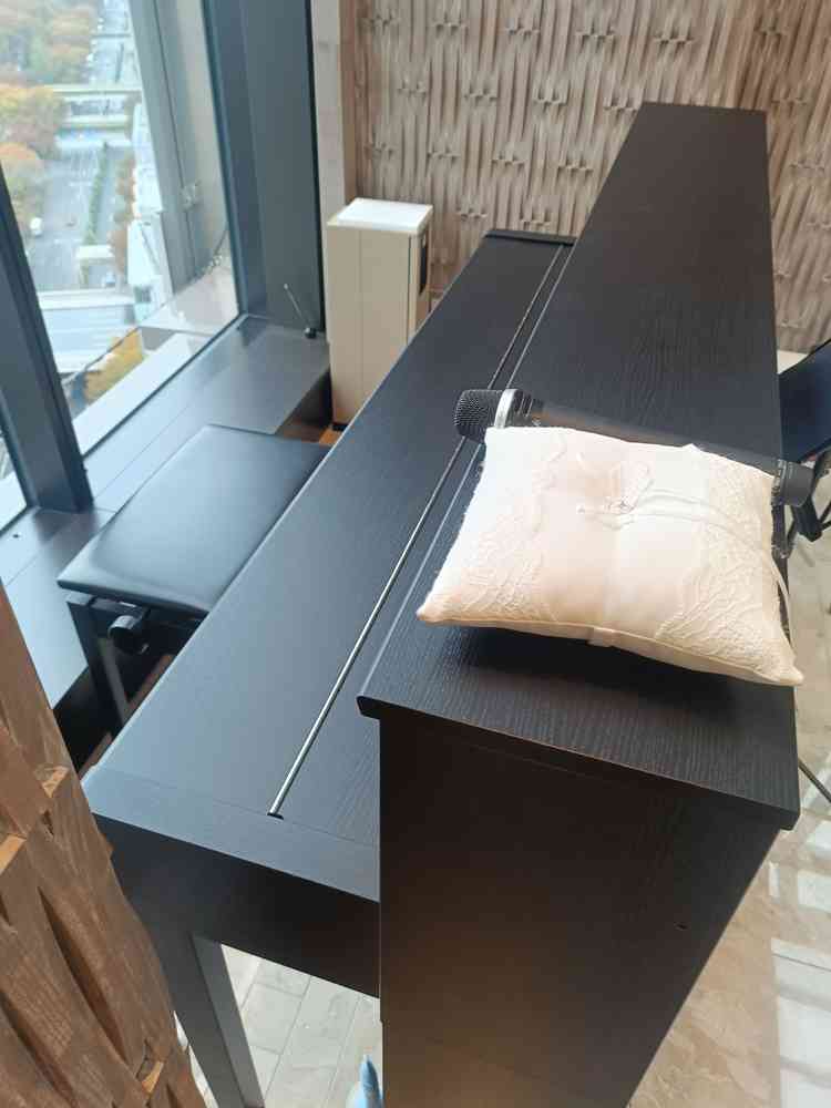 チャペル内に設置されていた演奏用の電子ピアノ