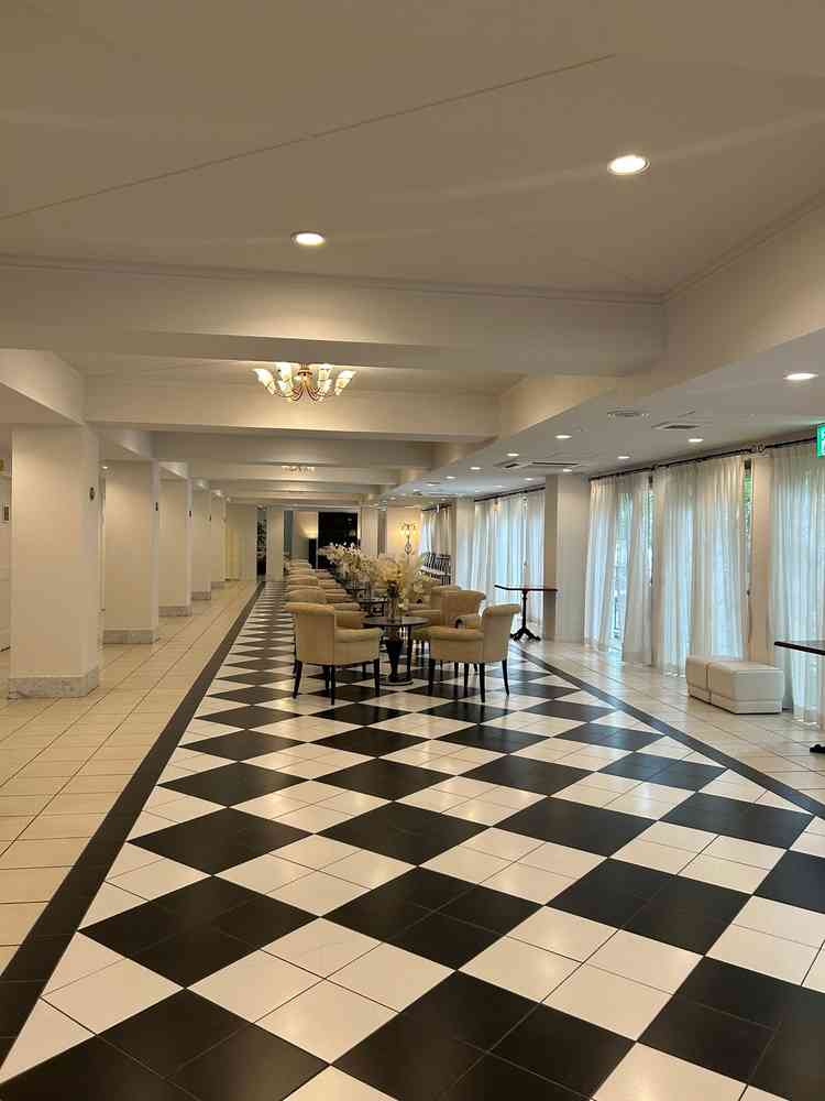 招待客の待合スペース。当日は軽食することができると聞き、配慮がすごいなと思った。