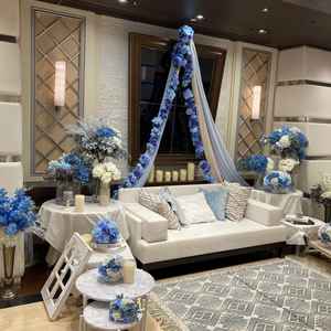 ソファータイプのため、全身が見える新郎新婦席。