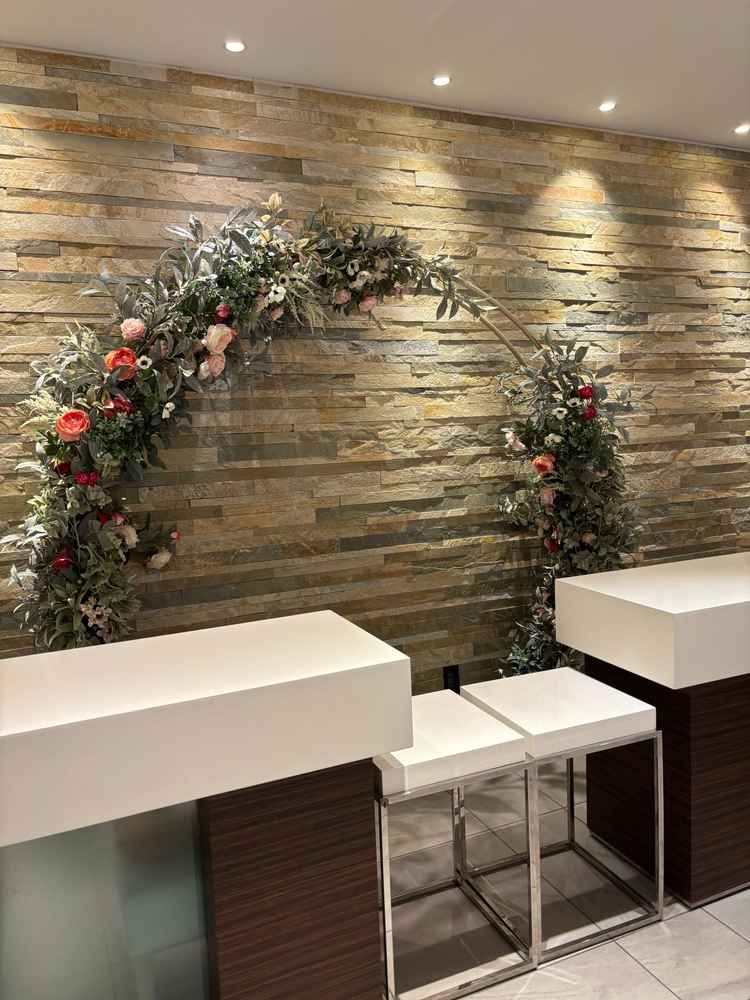 受付。おしゃれな雰囲気の受付。広くて使いやすそう。