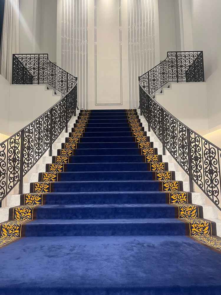 大階段、すごく映えていました。