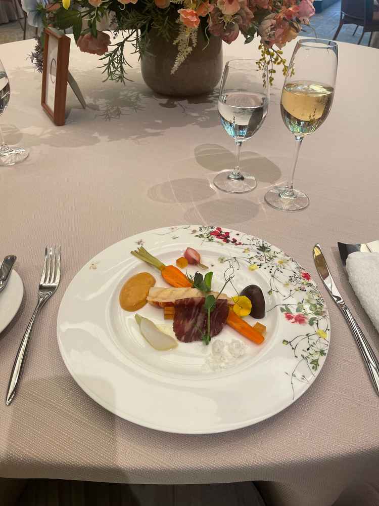 試食を行いました。ソースが絶品でパンにもつけて全て食べてしまうほどでした。