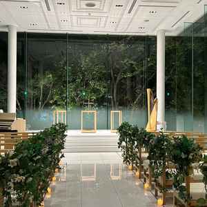 緑に囲まれたチャペル