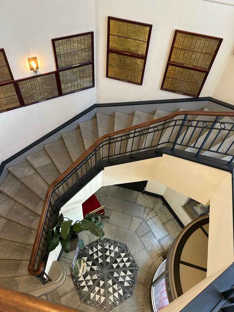 螺旋階段。ステキな写真が撮れそう。