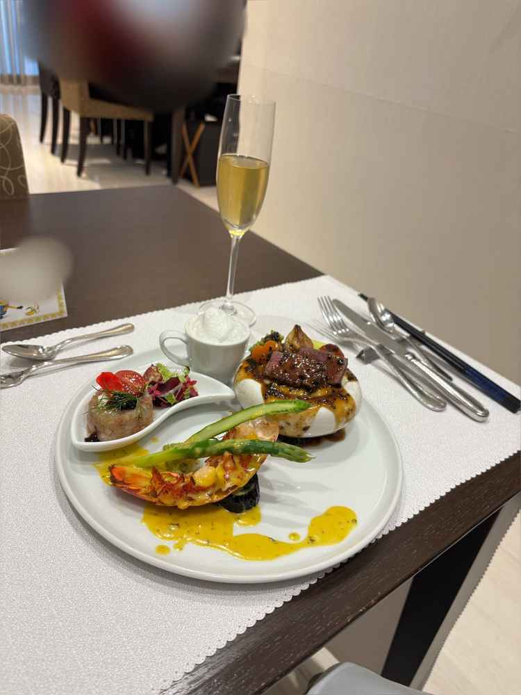 フレンチの方のメニューです。見た目も味も最高でゲストの満足度が高そうでいいなと感じました！