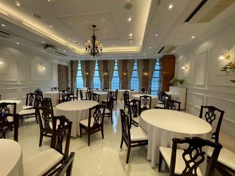 披露宴会場も落ち着きのある場所で少人数でも寂しくないようなちょうど良い広さでした。